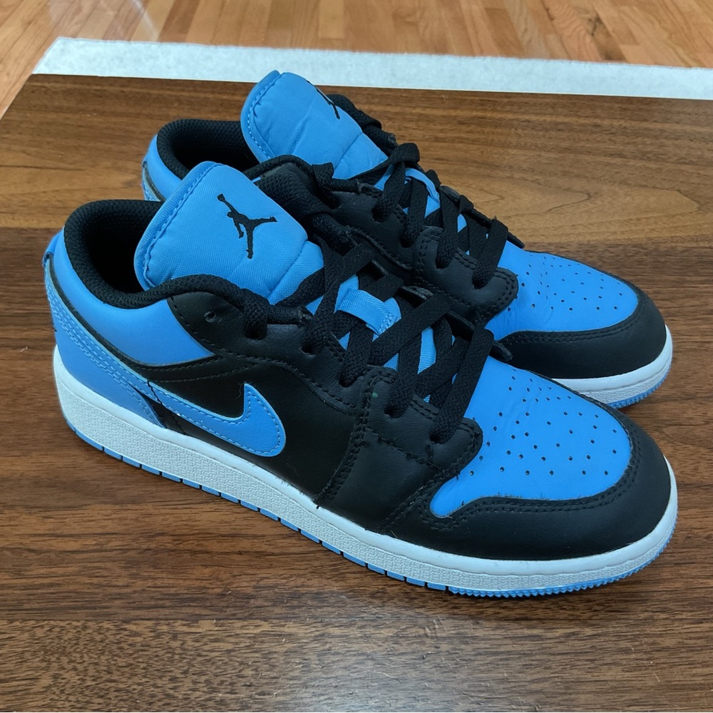 Nike Air Jordan 1 Retro Low Black University Blue 553560-041 Shoe Sneaker 5Y